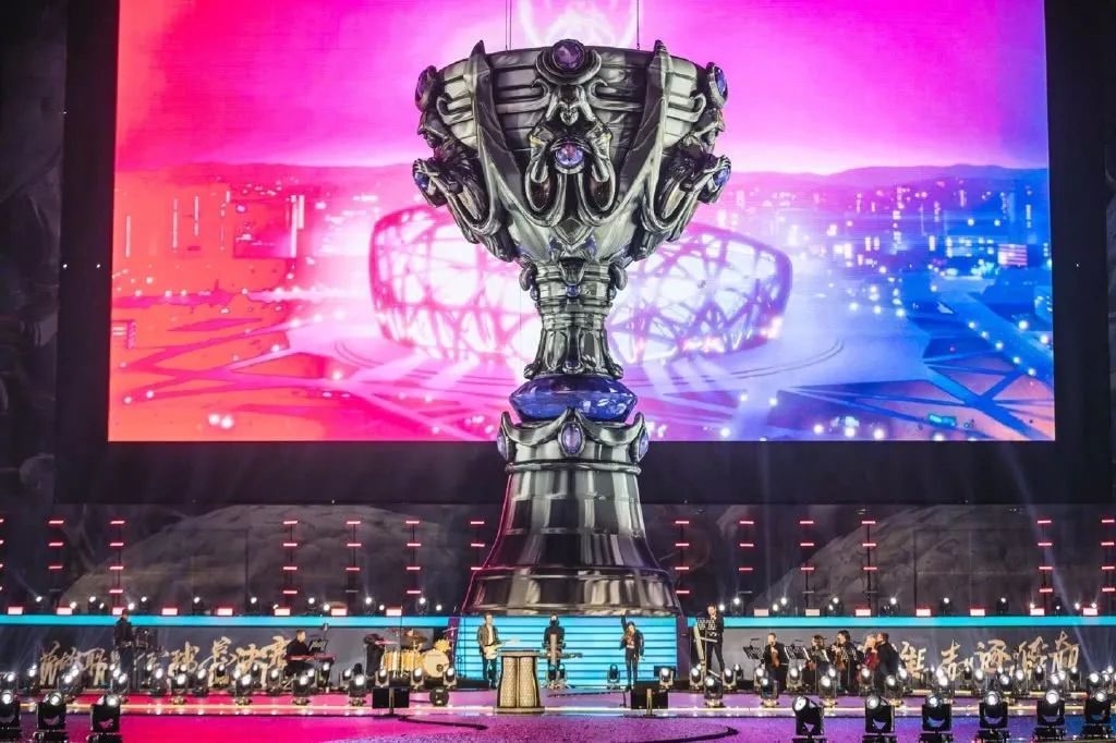 【战报】2025LPL春季赛IG 2-1 V5，IG成功闯入季后赛