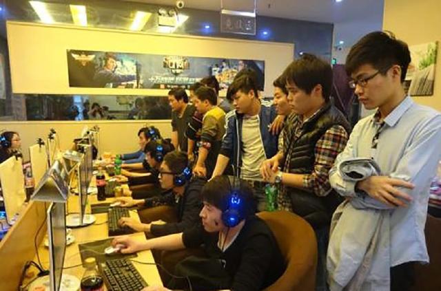 CS粉丝： Falcons 在他们的阵容上花费超过2100万美元，但在Major比赛中尚未赢得一场季后赛比赛